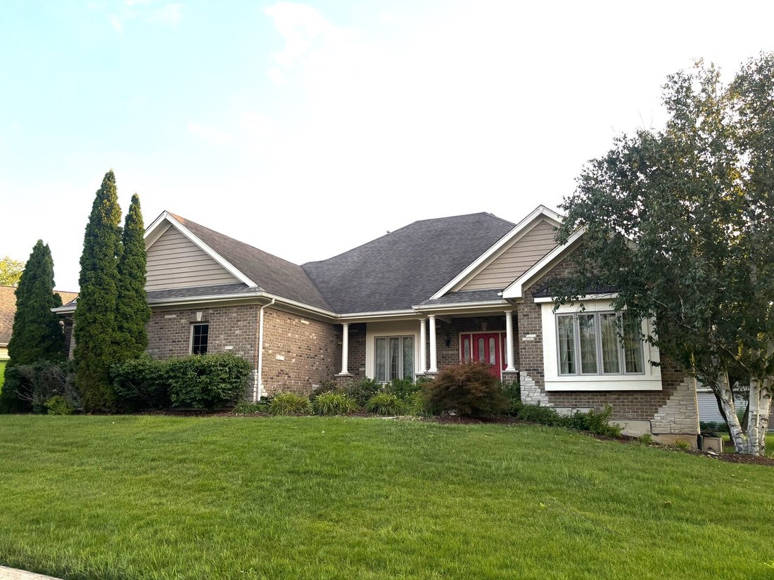House in Sugar Grove, Illinois, United States 1 - 18512119