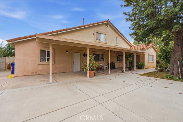 Fontana, California, United States 5 - 18513366
