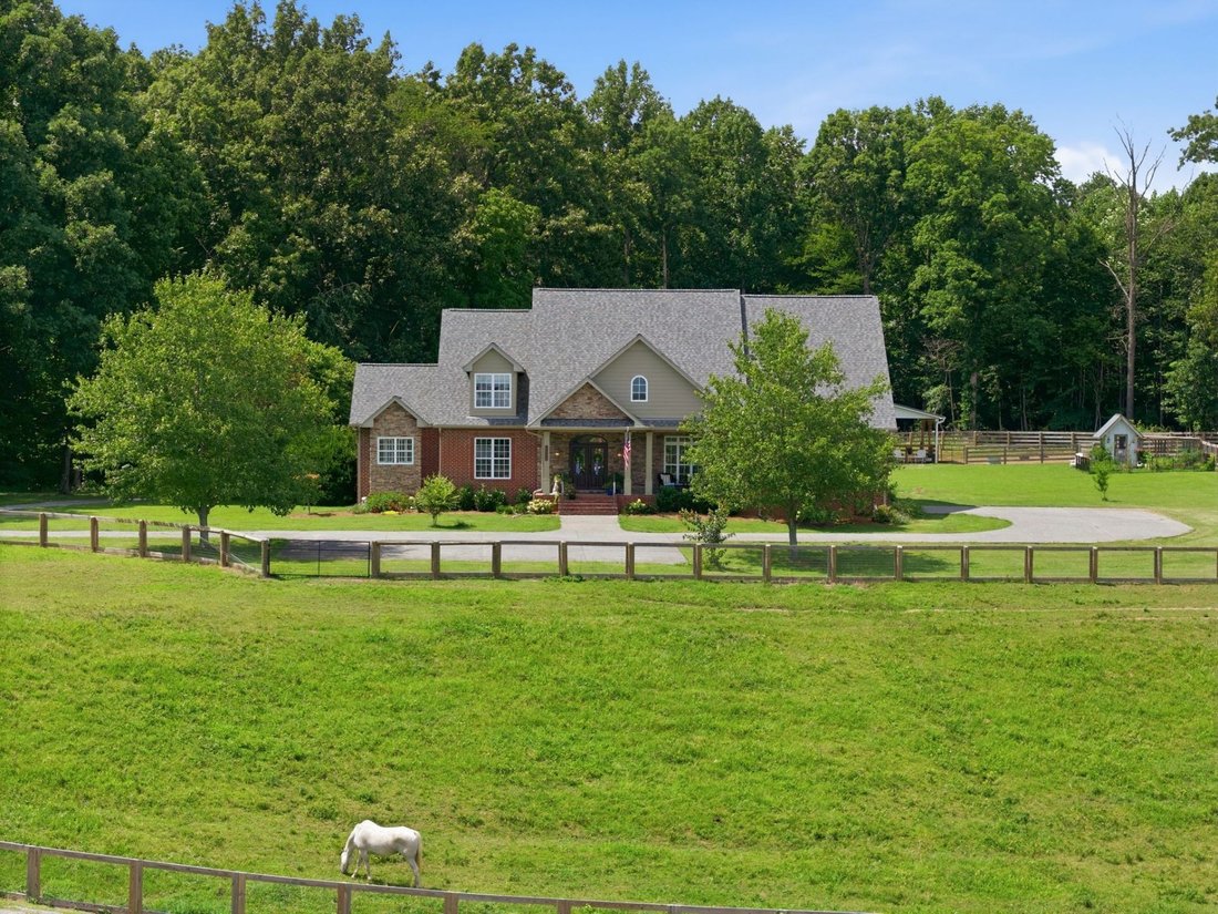 House in Springfield, Tennessee, United States 4 - 18514470