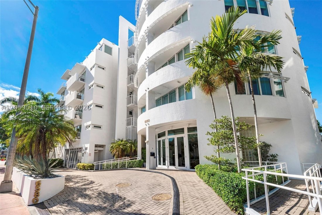 Condo in Miami Beach, Florida, United States 5 - 18511337