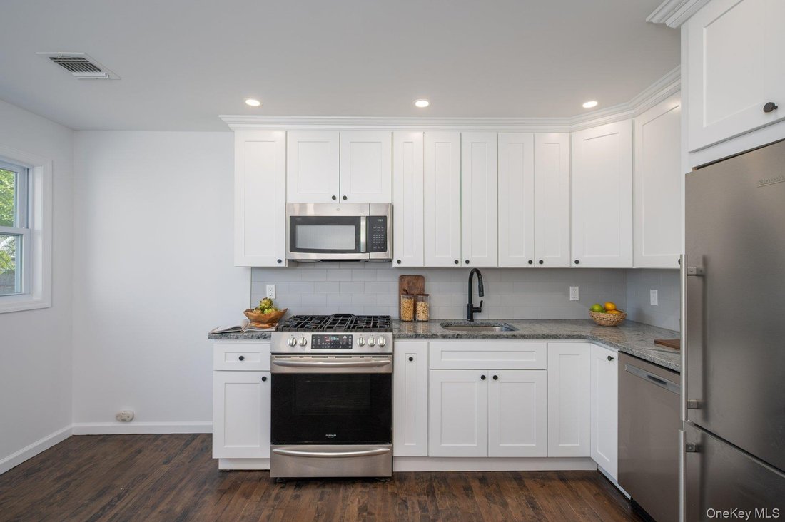 House in Bellmore, New York, United States 5 - 18513333