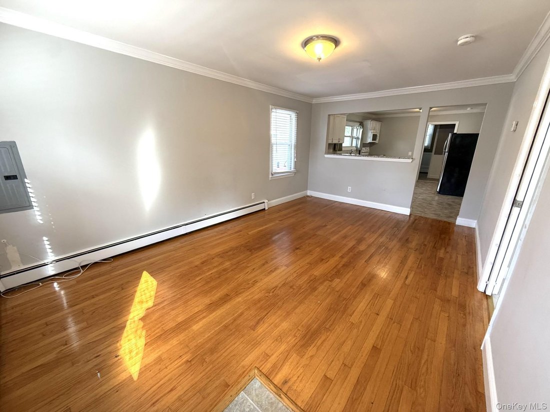 House in Lake Ronkonkoma, New York, United States 2 - 18513438
