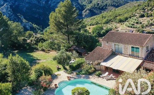 House in Est, Roquevaire, France 1