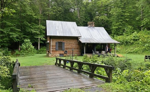 Casa a Walnut Cove, Carolina del Nord, Stati Uniti 1
