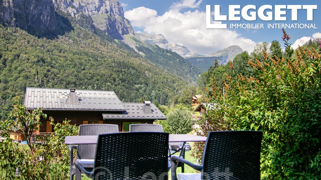 Chalet in Sixt-Fer-a-Cheval, Auvergne-Rhône-Alpes, France 3 - 18515641