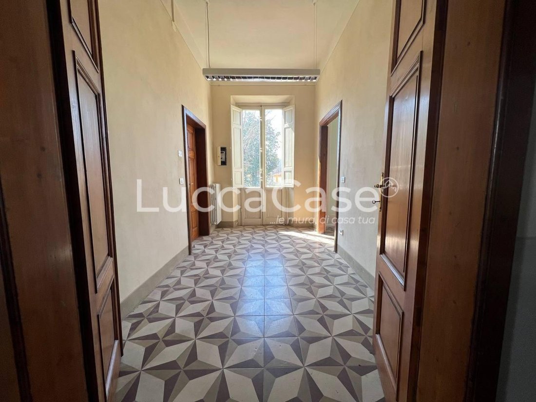 Villa in Historic Center, Lucca, Tuscany 5 - 18508344