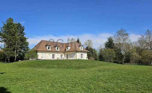 Estate in Gisors, Normandy, France 1