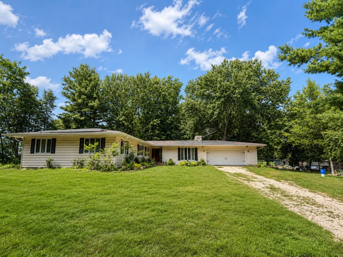 House in Marengo, Illinois, United States 1 - 18512099