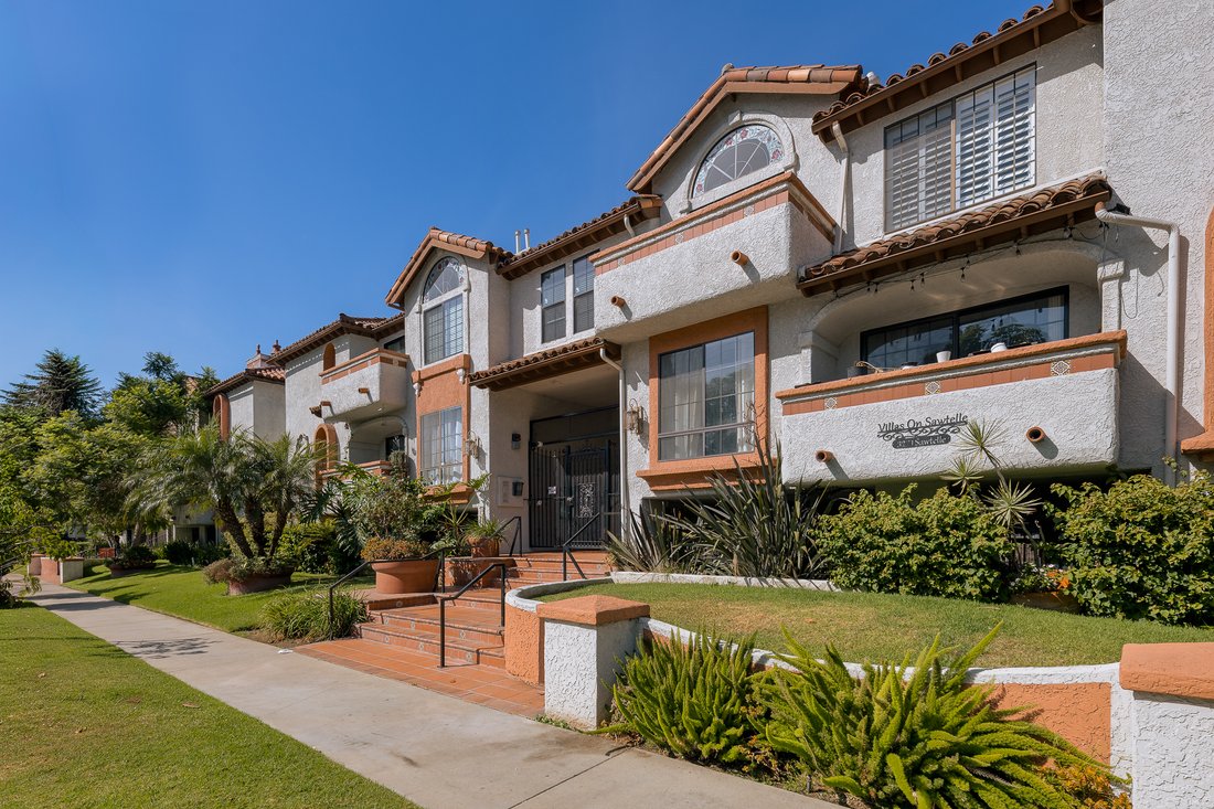 Condo in Los Angeles, California, United States 3 - 18514833