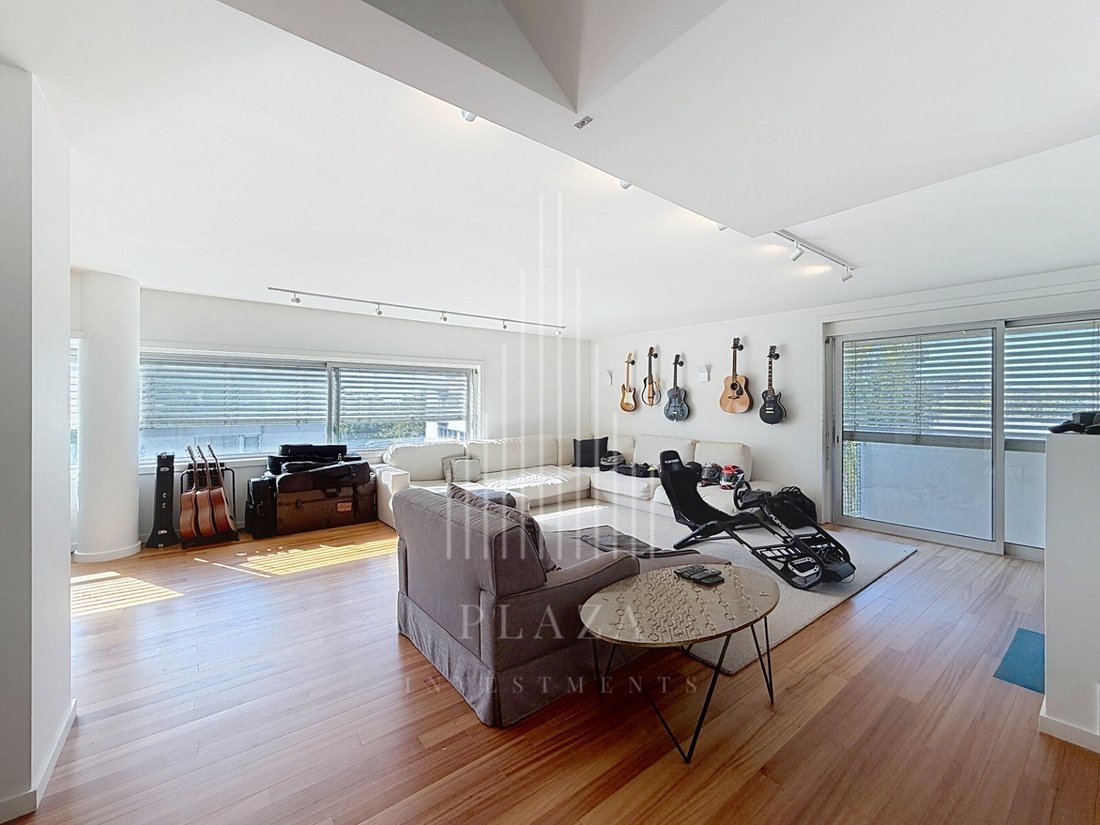 Apartment in Lordelo do Ouro e Massarelos, Porto District, Portugal 1 - 18510288