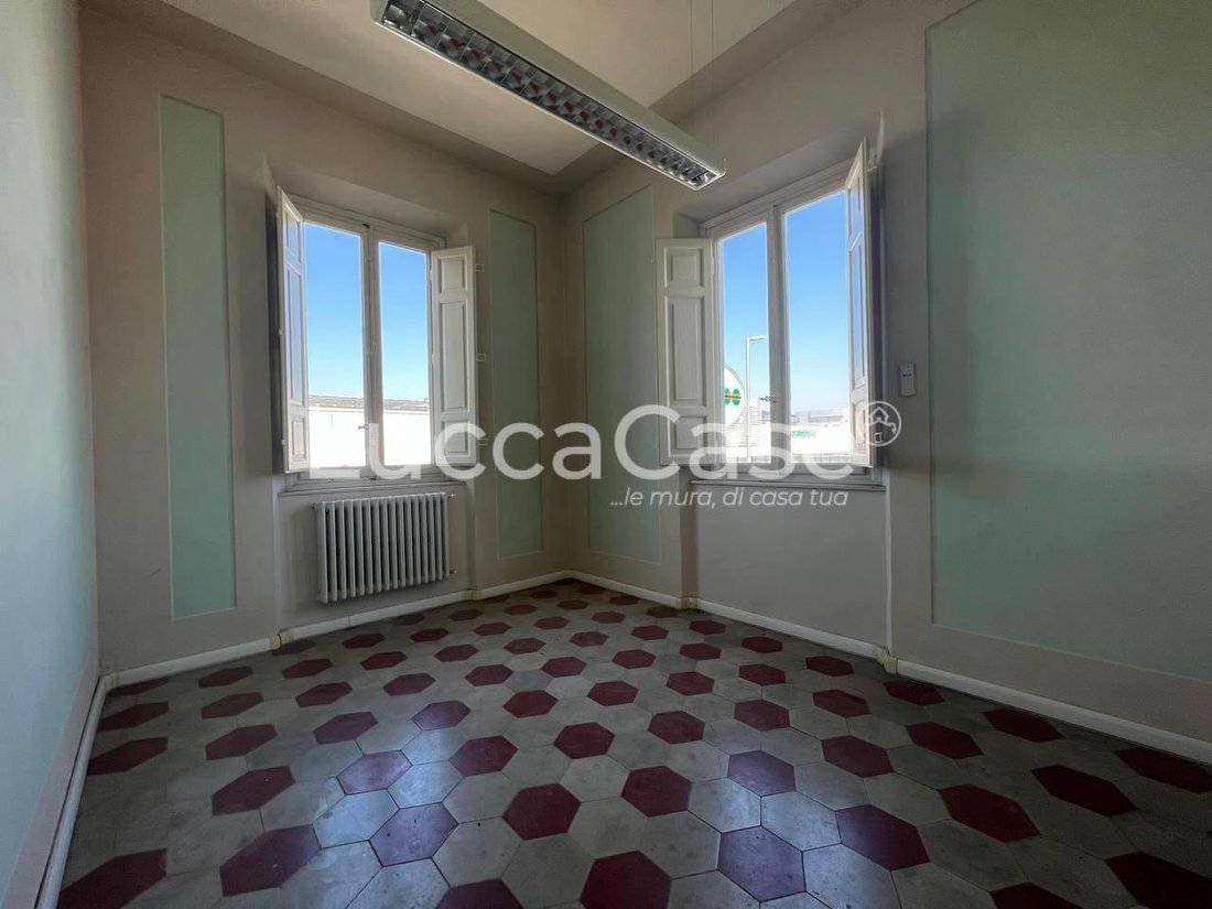 Villa in Historic Center, Lucca, Tuscany 4 - 18508344