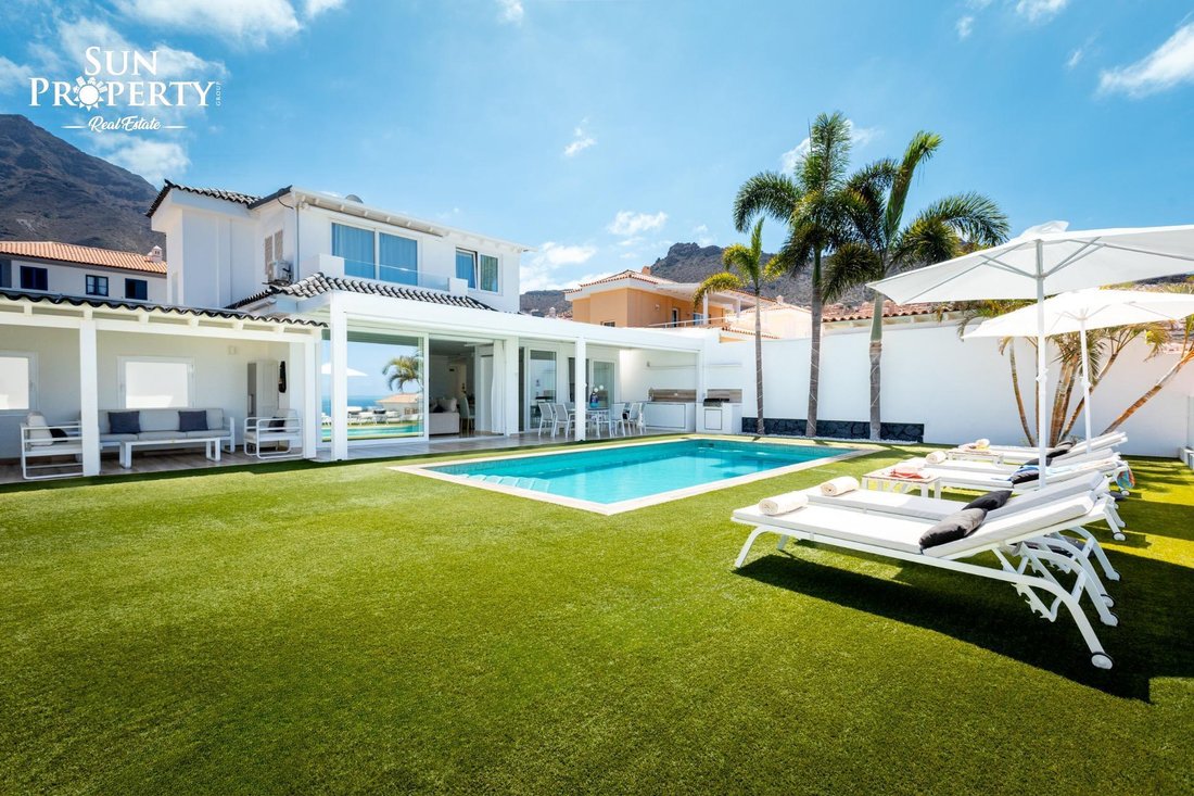 Villa in Costa Adeje, Adeje, Canary Islands 2 - 18514935