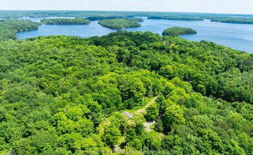 House in Muskoka Lakes, Ontario, Canada 1
