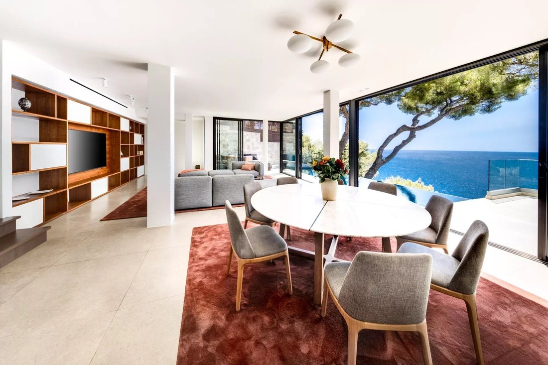 Villa in Èze, Provence-Alpes-Côte d'Azur, France 1 - 18509893