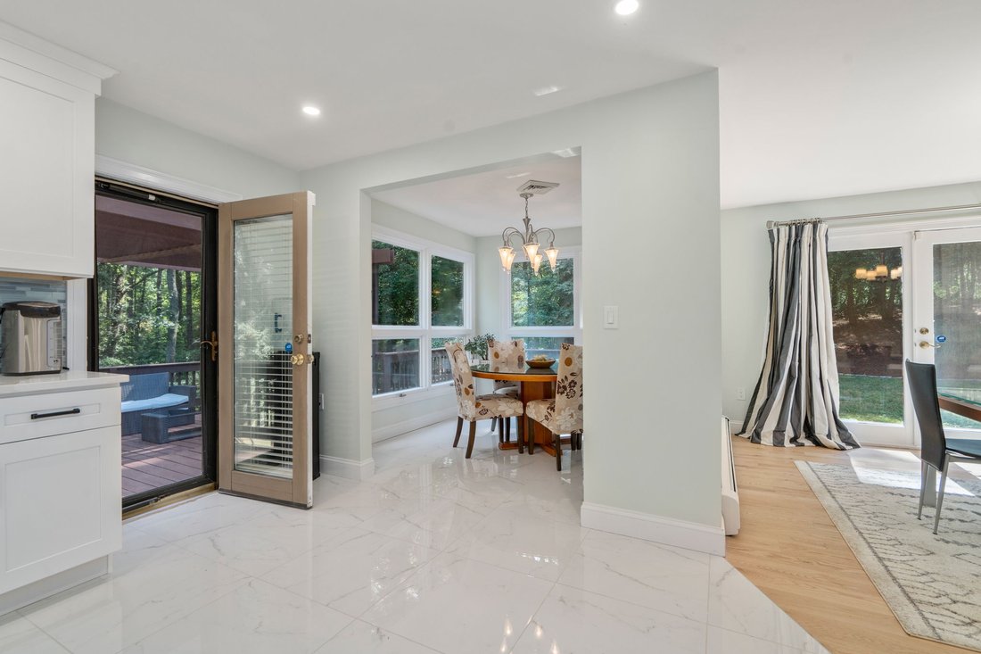 House in Sharon, Massachusetts, United States 4 - 18509617