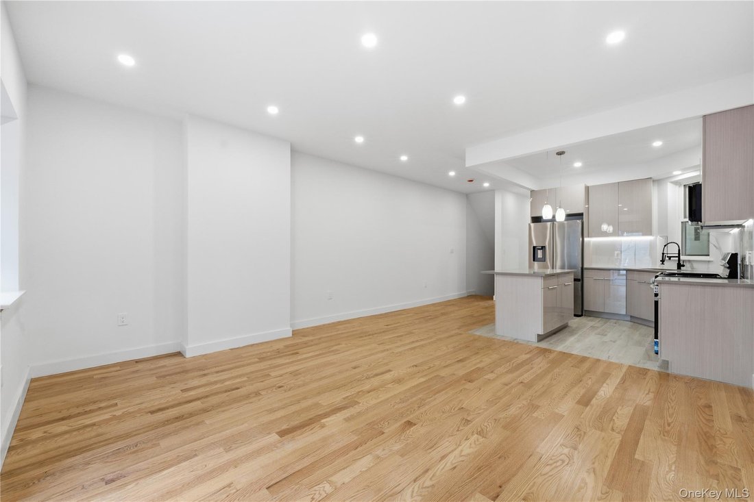 House in New York, New York, United States 5 - 18257272