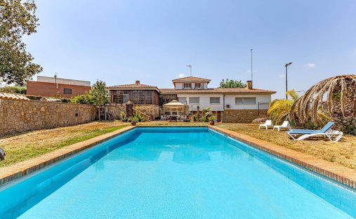 Villa in l'Ametlla del Valles, Catalonia, Spain 1