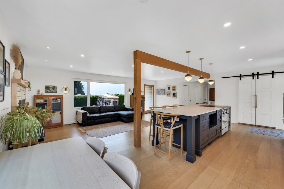 House in Squamish, British Columbia, Canada 4 - 18522615