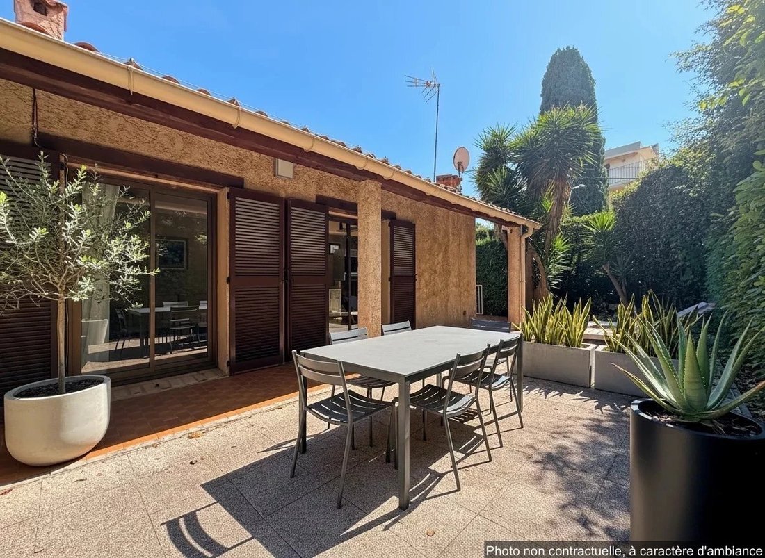 Villa in Antibes, Provence-Alpes-Côte d'Azur, France 1 - 18508180
