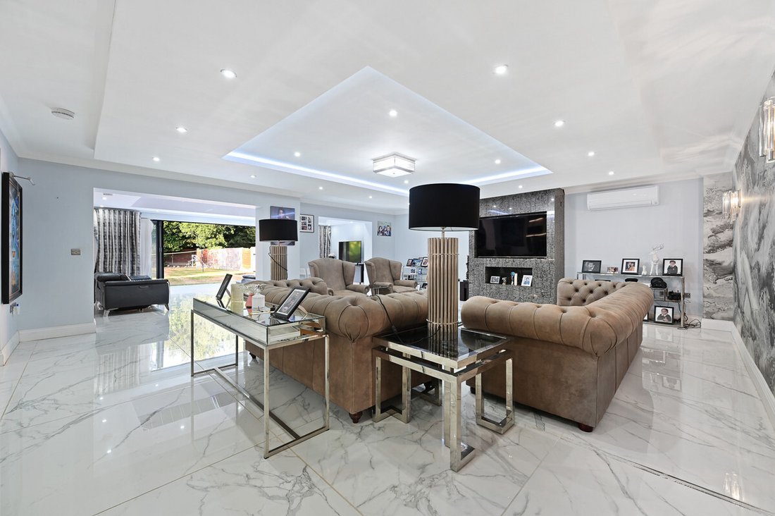 House in Bushey, Hertsmere, England 3 - 18515558