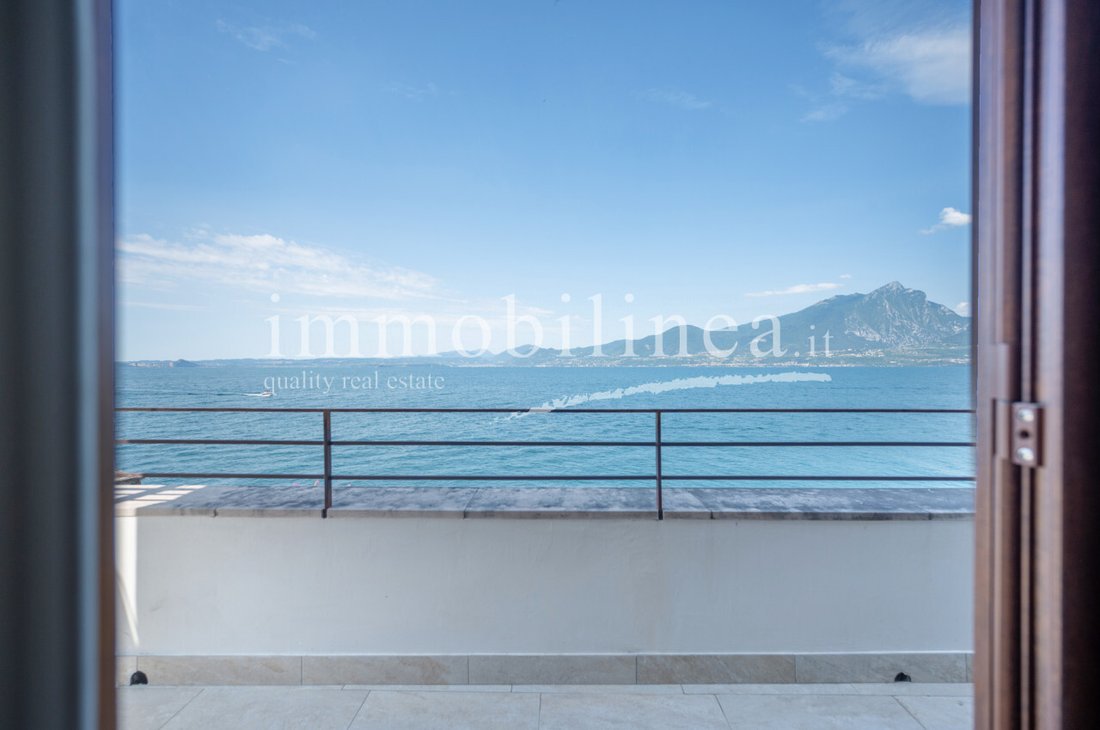 Apartment in Torri del Benaco, Veneto, Italy 1 - 16649204