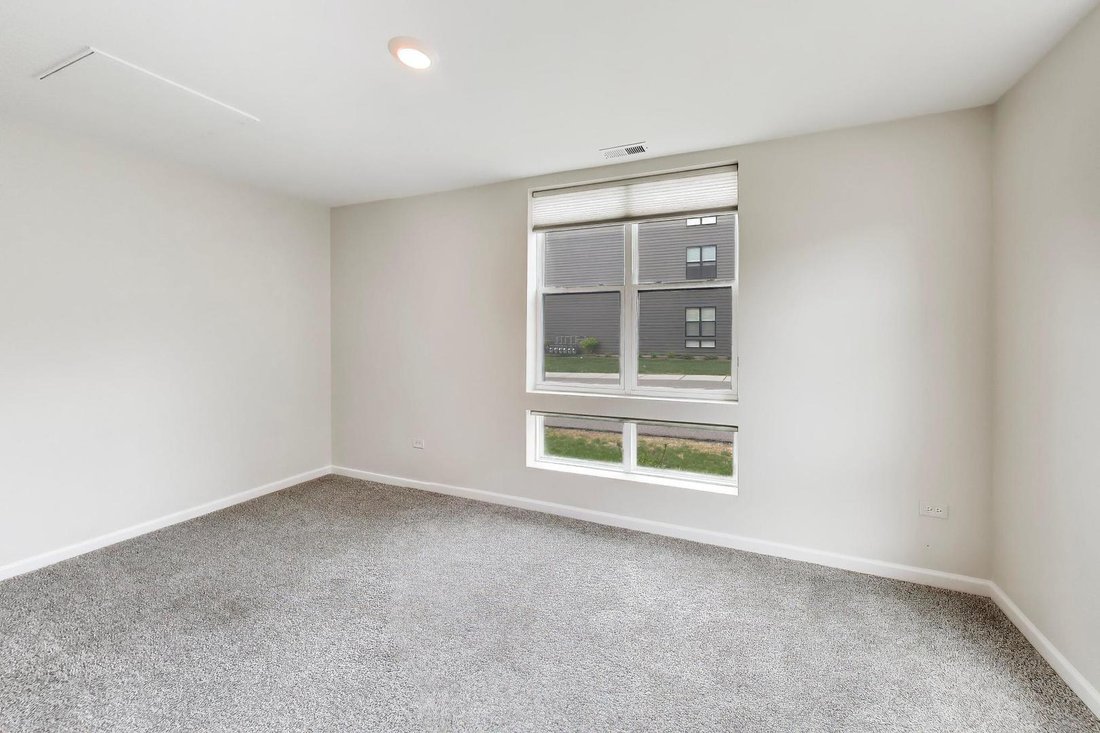 Townhouse in Villa Park, Illinois, United States 3 - 18515127