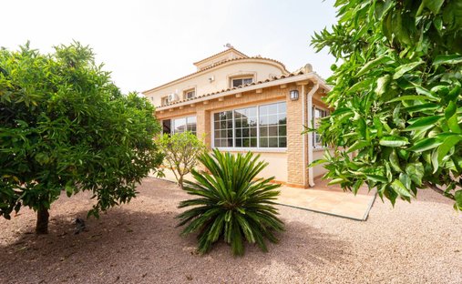 Chalet in Torrevieja, Valencian Community, Spain 1
