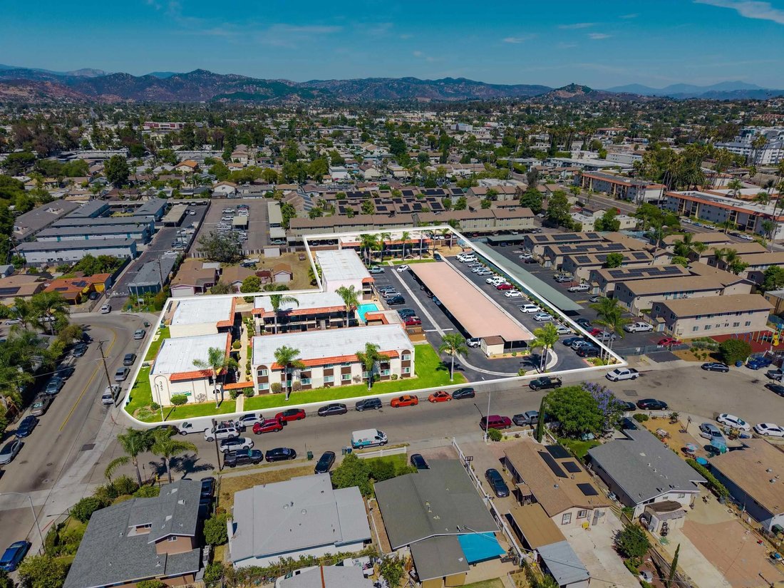 Escondido, California, United States 2 - 18513068