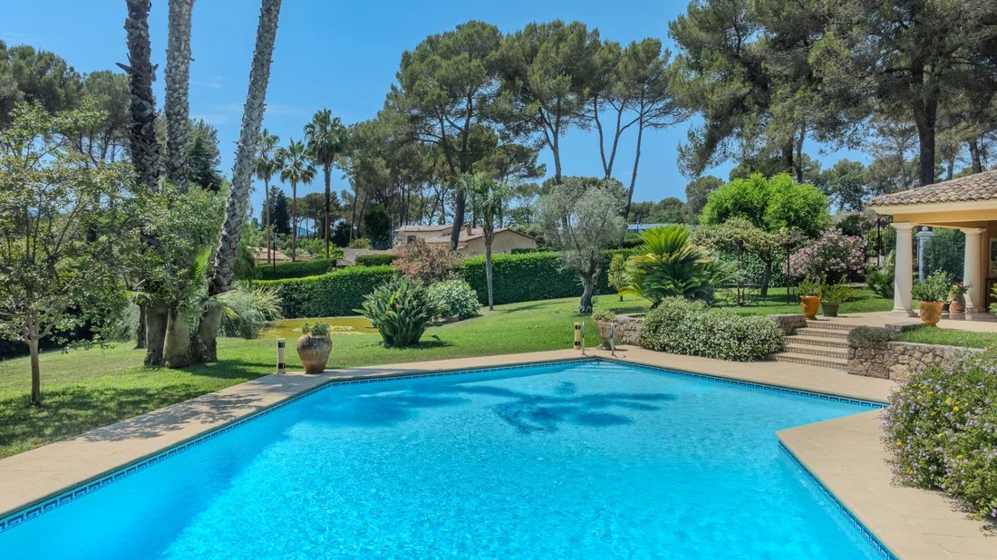 House in Mougins, Provence-Alpes-Côte d'Azur, France 3 - 18509835