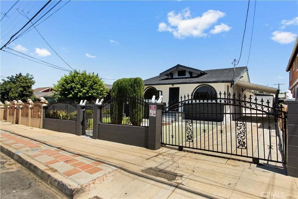 House in East Los Angeles, California, United States 1 - 18513325