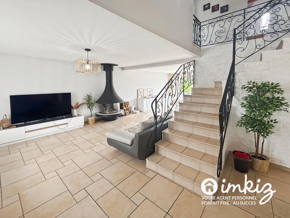 House in La Pyramide, Brunoy, France 3 - 18517304