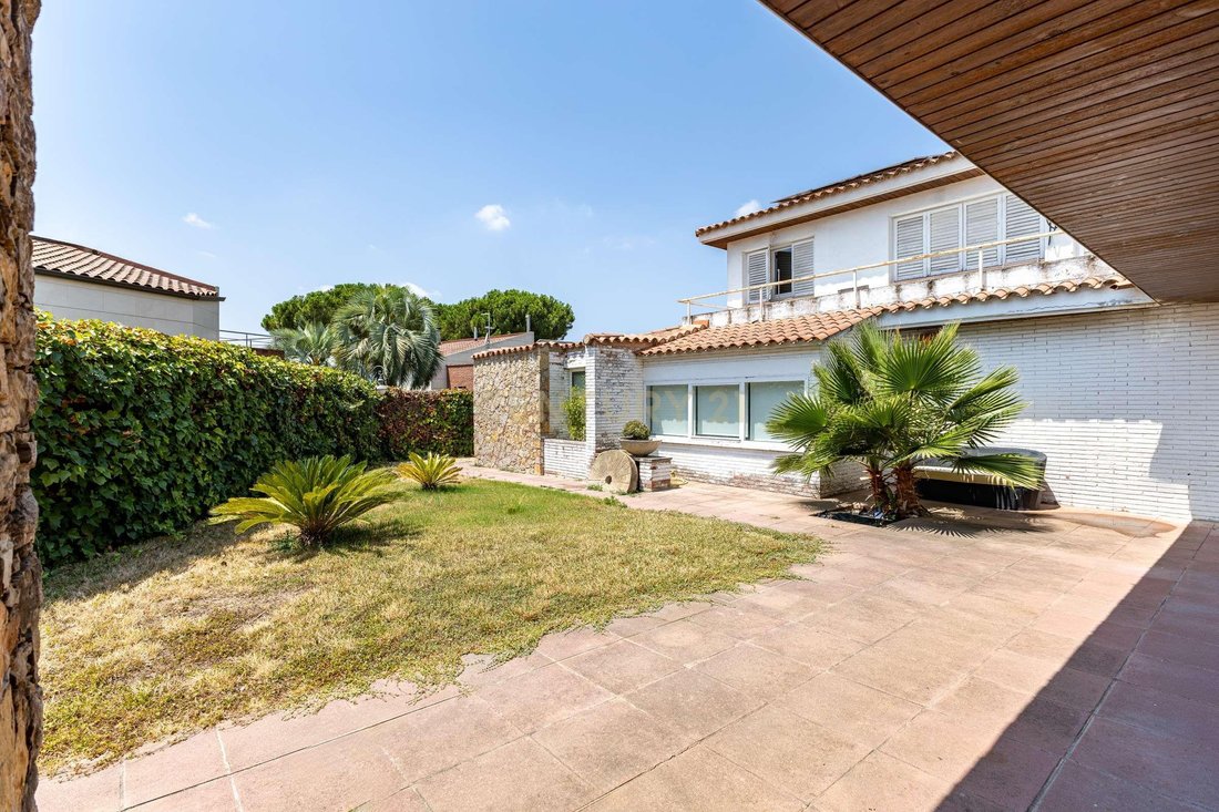 Villa in L’Ametlla del Vallès, Katalonien, Spanien 1 - 18515717