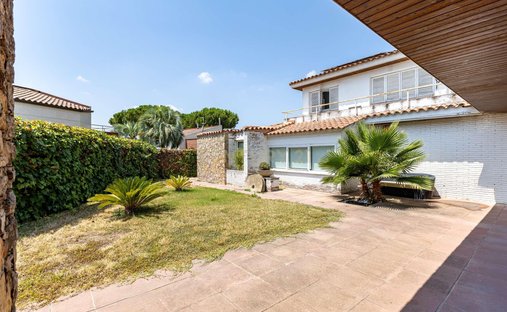 Villa in l'Ametlla del Valles, Catalonia, Spain 1