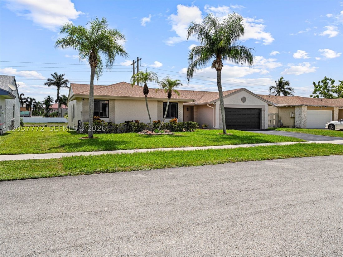 House in Davie, Florida, United States 3 - 18511285