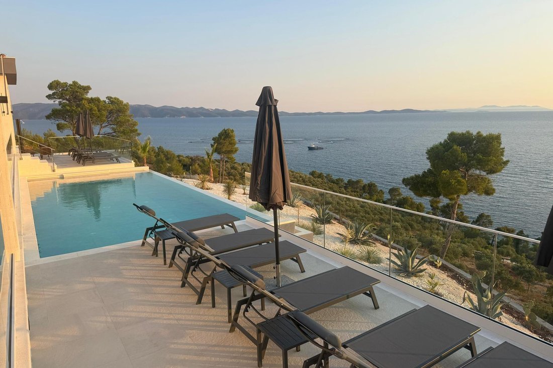 Villa in Nerezisca, Split-Dalmatia County, Croatia 3 - 16839897