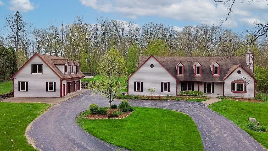House in New Berlin, Wisconsin, United States 1 - 18508393