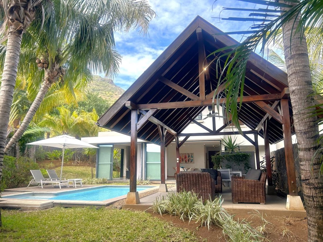 Villa in Grande Riviere Noire, Rivière Noire District, Mauritius 1 - 18516218