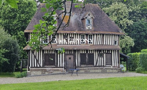House in Saint-Julien-sur-Calonne, Normandy, France 1