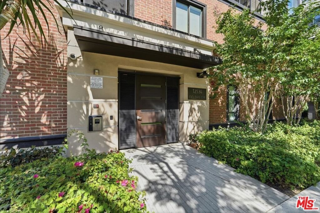 Condo in Los Angeles, California, United States 1 - 18511086