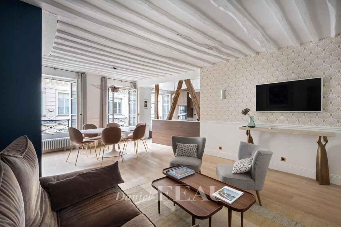 Apartment in Saint Thomas d'Aquin, Paris 7e Arrondissement, Paris 1 - 18509789