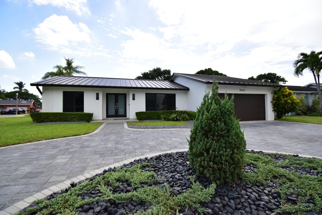 House in Davie, Florida, United States 5 - 18508239