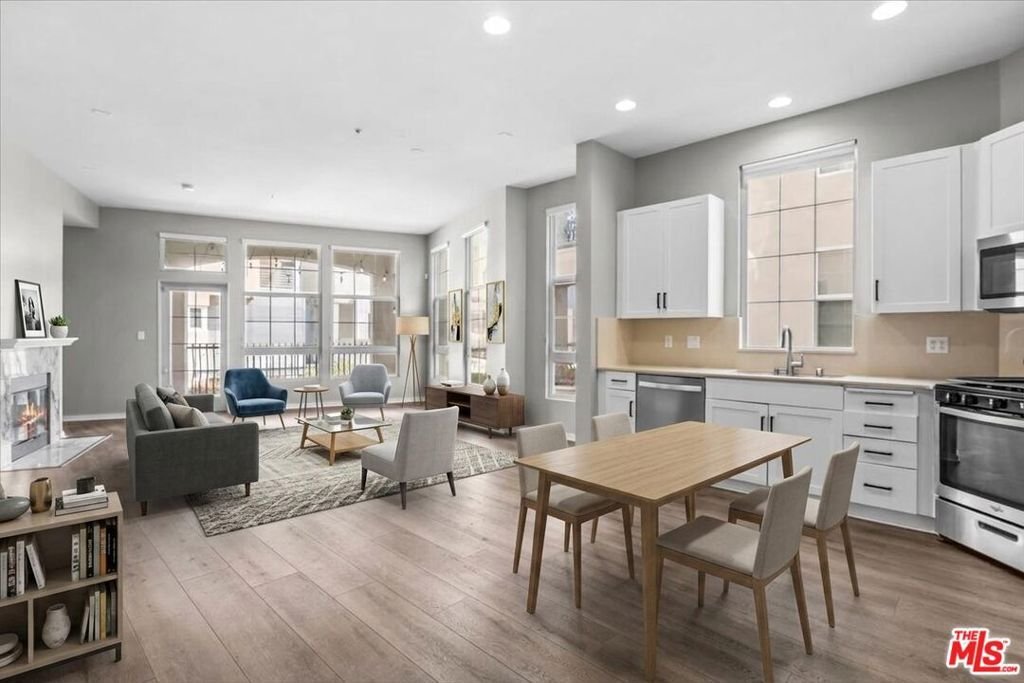 Condo in Los Angeles, California, United States 1 - 18517140