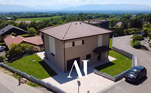 House in Échenevex, Auvergne-Rhône-Alpes, France 1