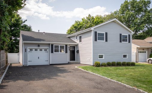 House in Bellmore, New York, United States 1