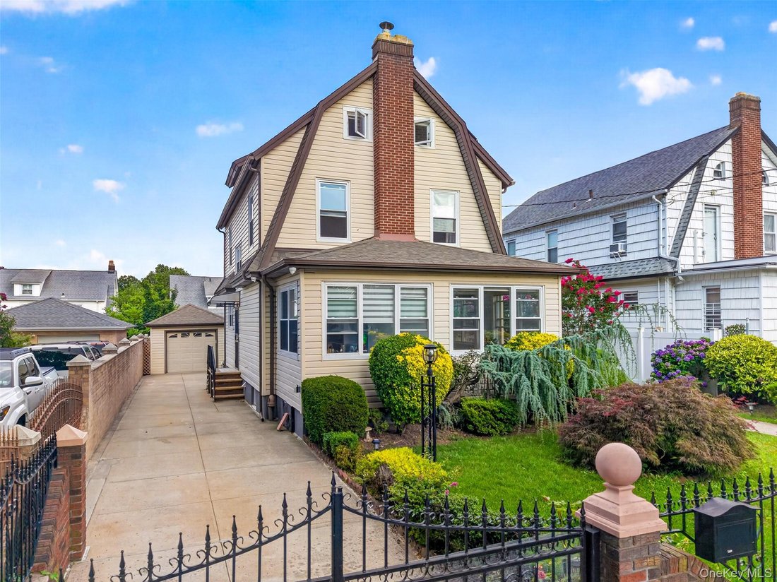 House in New York, New York, United States 2 - 18510995