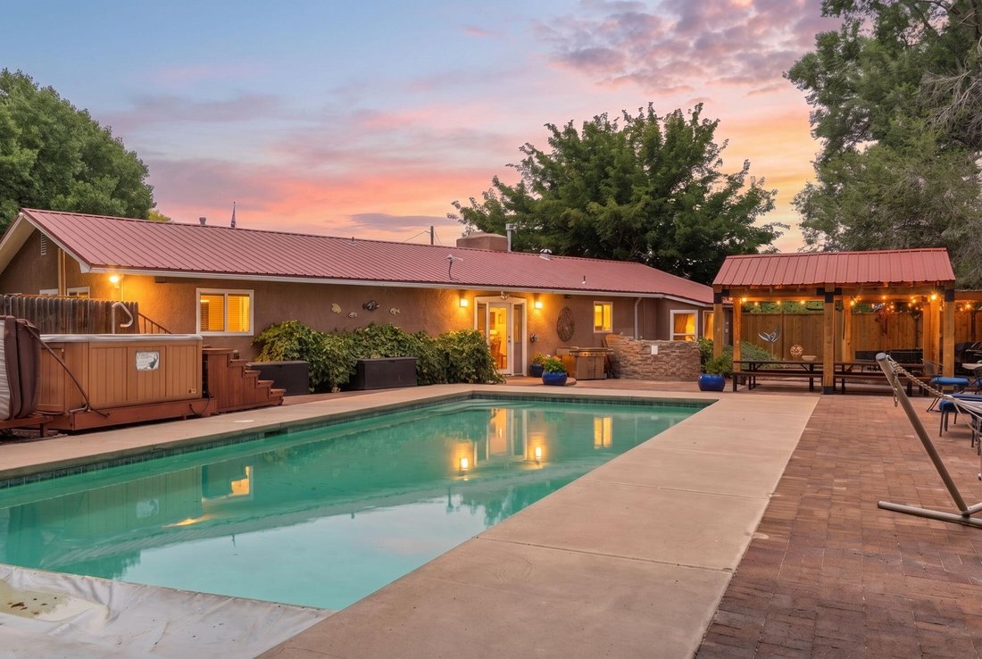 House in Bosque Farms, New Mexico, United States 2 - 18511142
