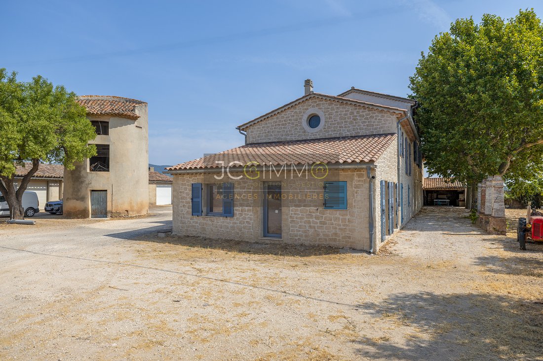 Villa in Le Village, Cuers, France 2 - 18513575