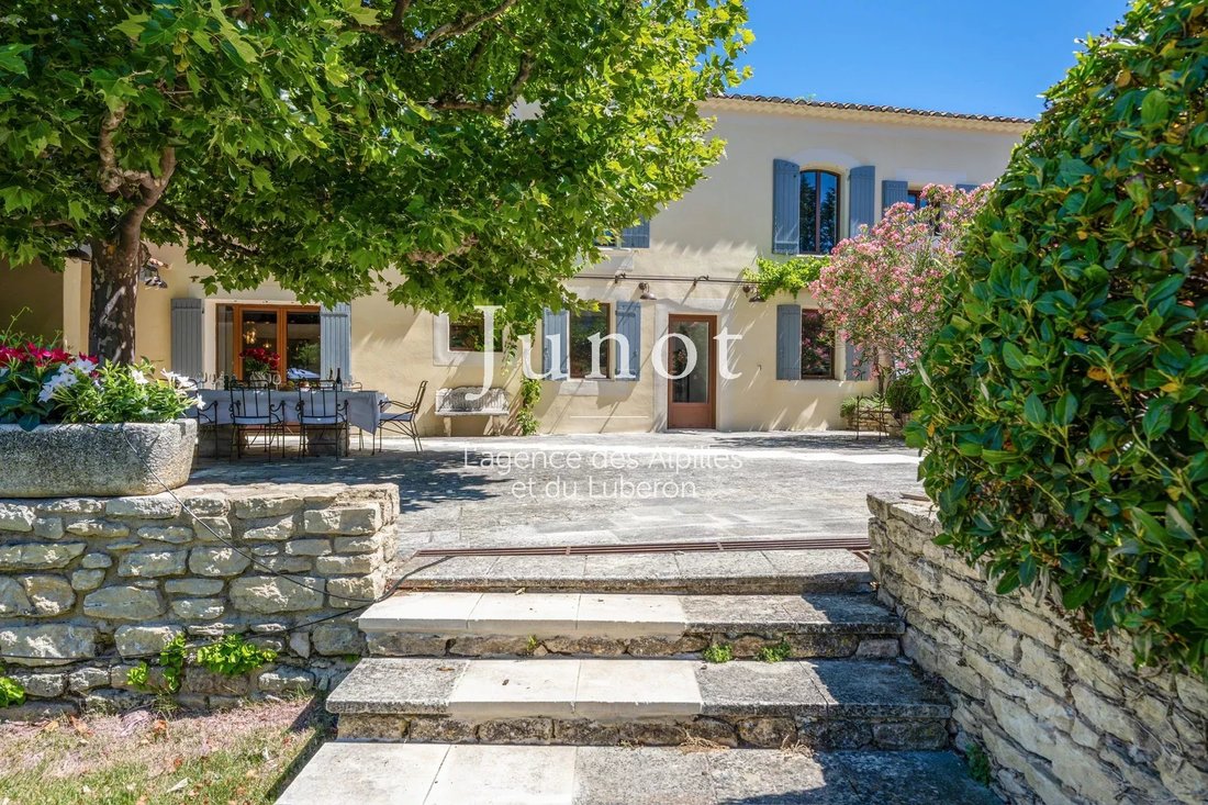 Country House in Oppède, Provence-Alpes-Côte d'Azur, France 3 - 18509674