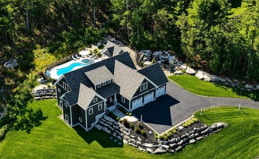 House in Londonderry, New Hampshire, United States 1