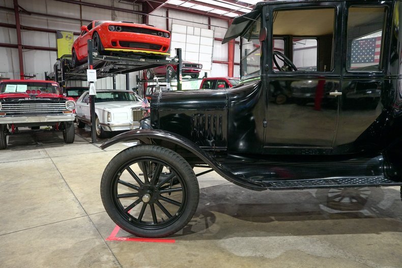 Coupe in Grand Rapids, United States 3 - 18515527